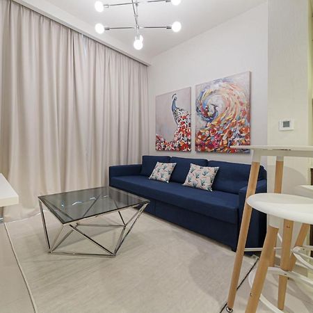 Alluring 1 Bd Apartment In Business Bay With Burj Khalifa View 迪拜 外观 照片