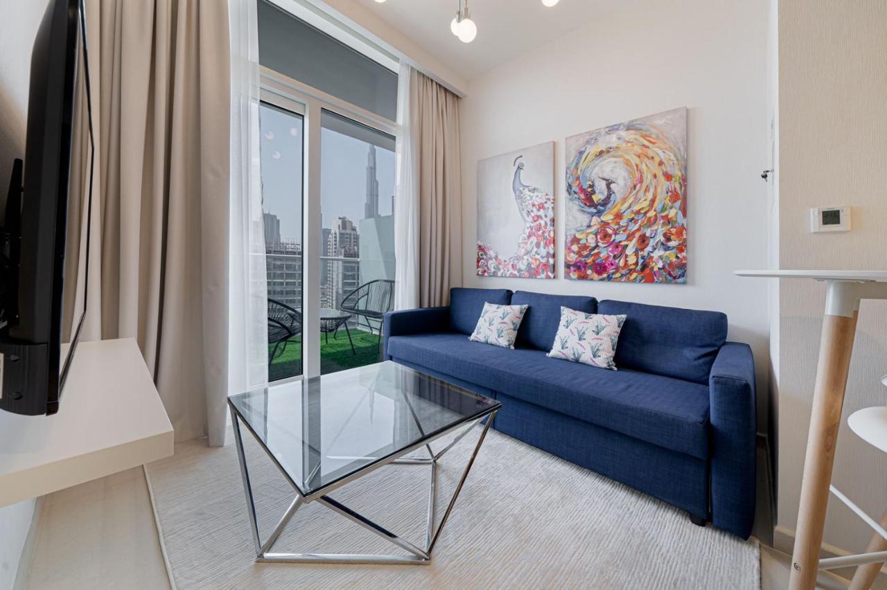 Alluring 1 Bd Apartment In Business Bay With Burj Khalifa View 迪拜 外观 照片