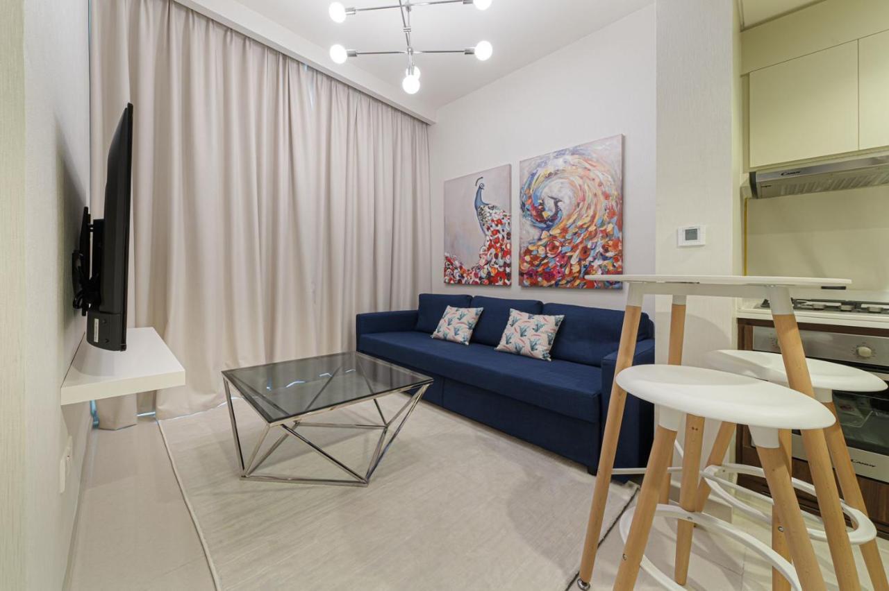 Alluring 1 Bd Apartment In Business Bay With Burj Khalifa View 迪拜 外观 照片