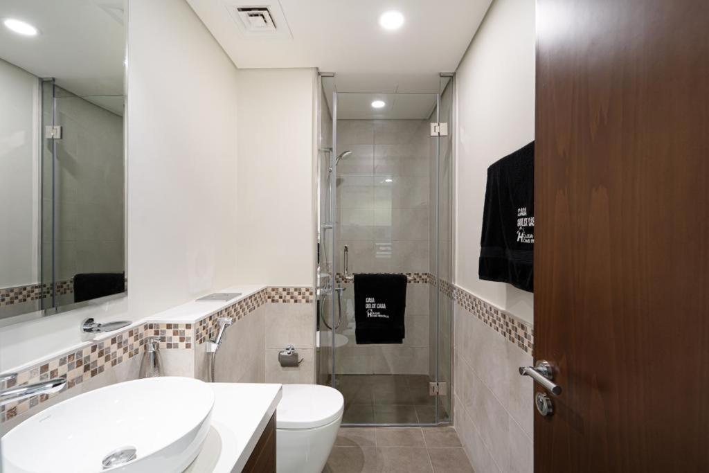 Alluring 1 Bd Apartment In Business Bay With Burj Khalifa View 迪拜 外观 照片